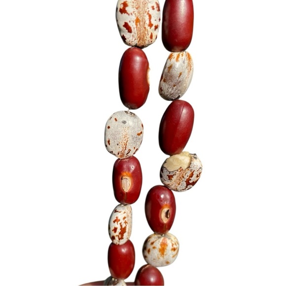 Hand made tribal necklace, carved from seeds and beans, one damaged bean, unique - Picture 5 of 7